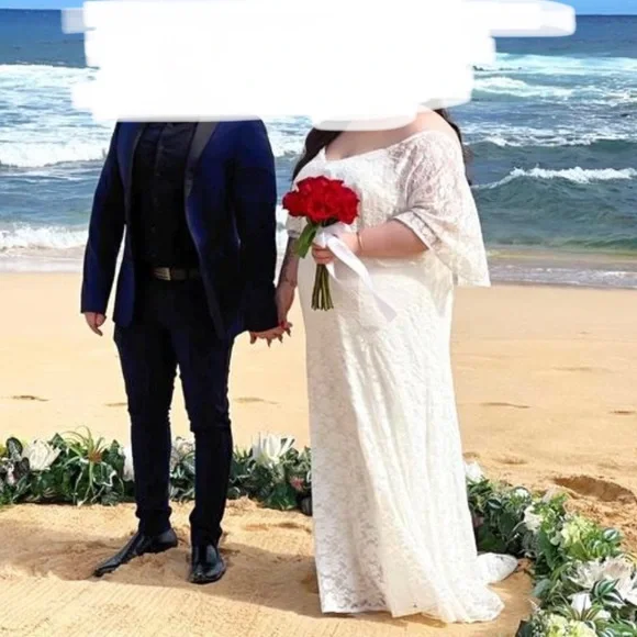 Torrid Women’s Plus Size Ivory Lace Capelet Wedding Dress Size 16 - Picture 7 of 12